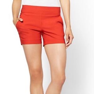 New York & Company Red High Waist 4” Pull On Short